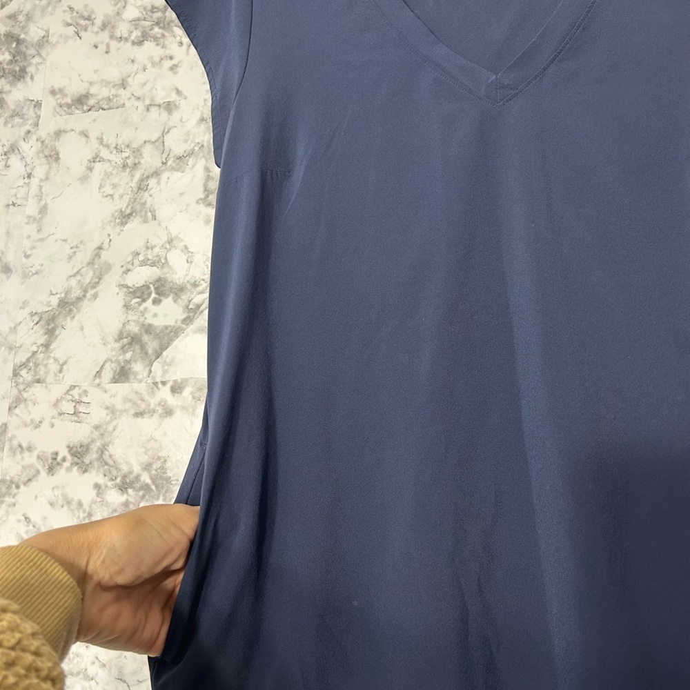 Eddie Bauer Navy V-Neck Lightweight  Women Dress Sz S EUC.  28 - Picture 3 of 10